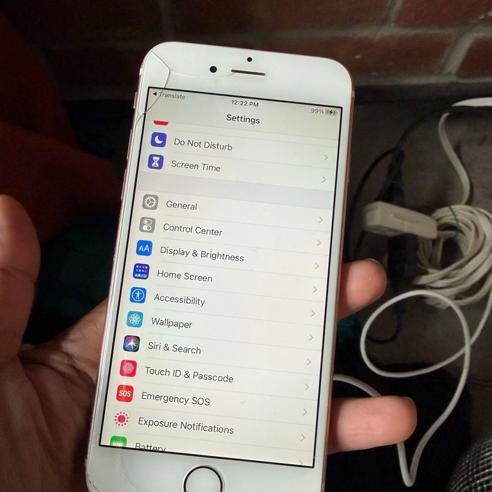 🍎 iPhone 6s – Unlocked, Fully Functional, Minor Cracks (See Photos) ✨